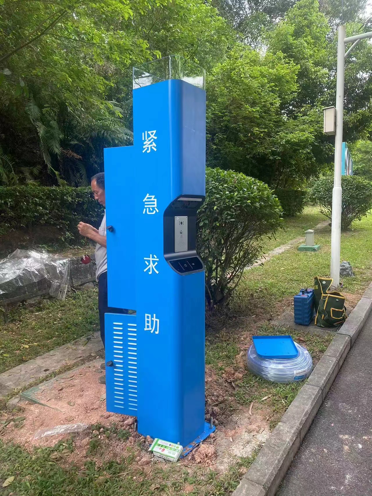 學(xué)校公園景區(qū)IP可視對講一鍵報警柱報警樁